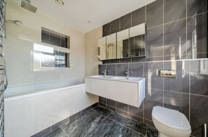 En suite- click for photo gallery